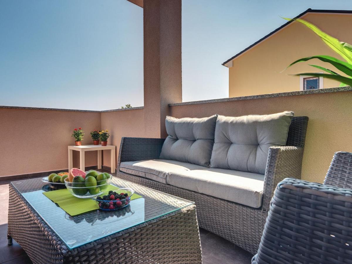 Villa Noemi By Interhome Liznjan Bagian luar foto