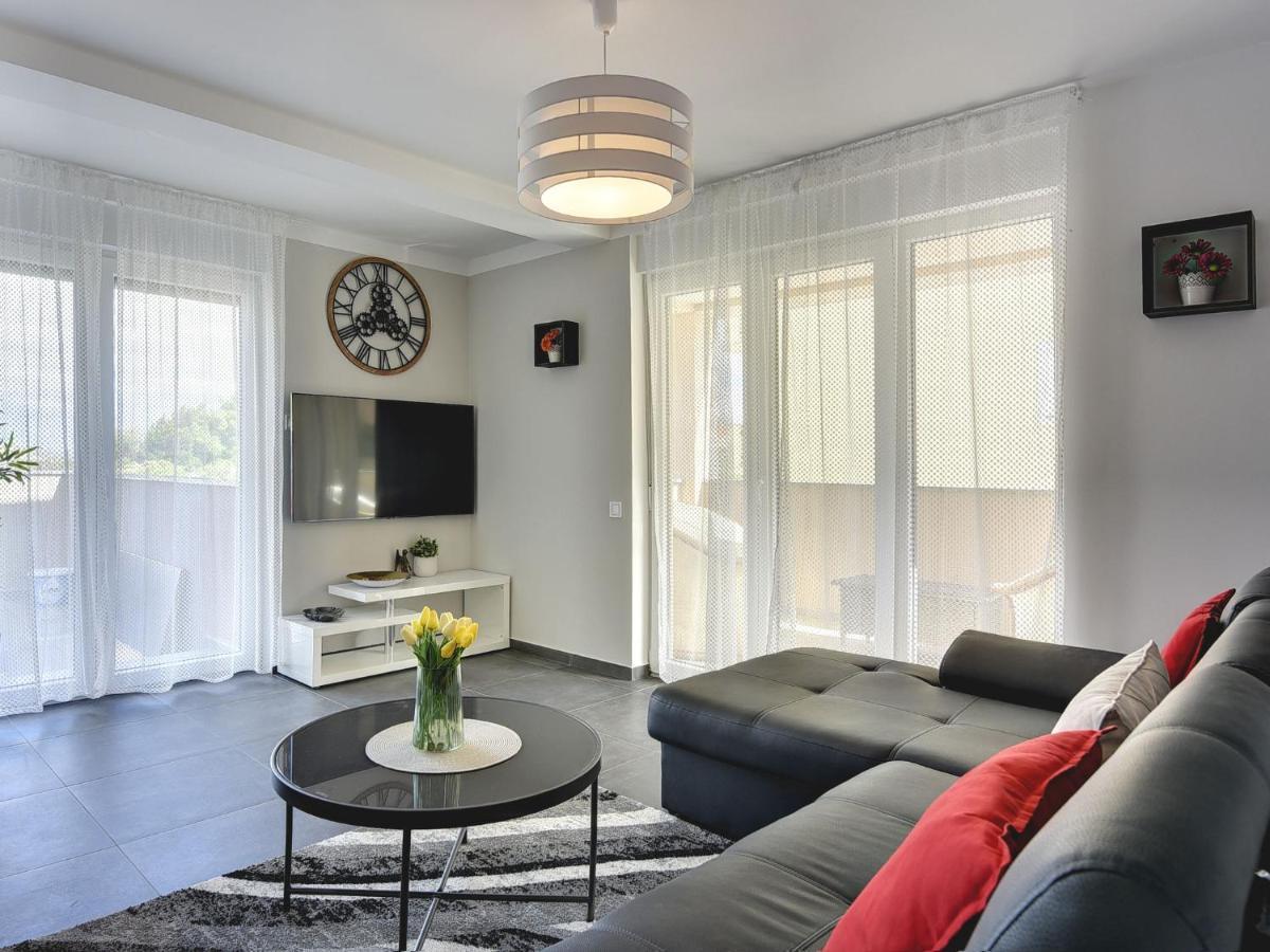 Villa Noemi By Interhome Liznjan Bagian luar foto
